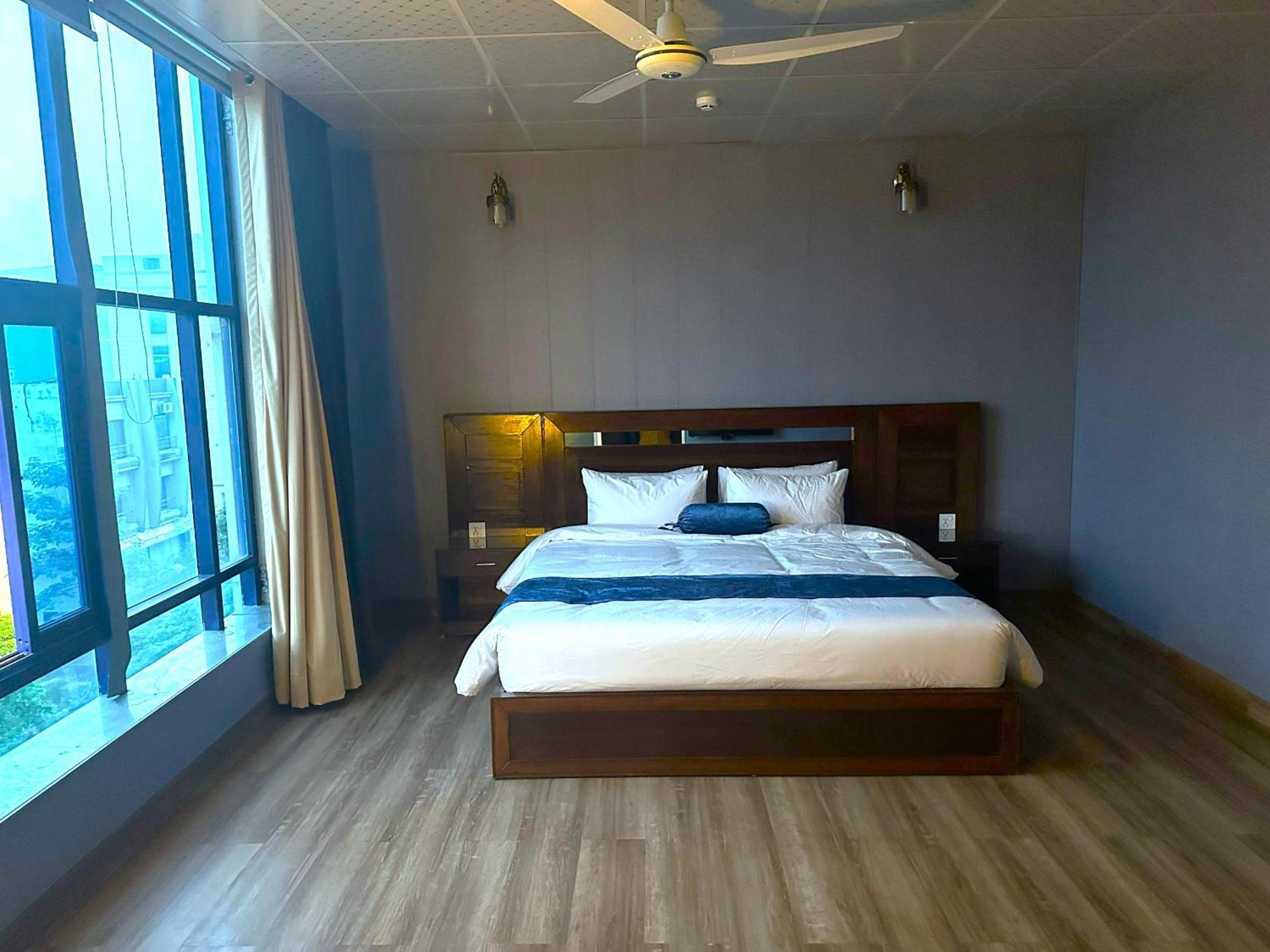 Luxury Apartment In Dha Phase 8, Near Allama Iqbal International Airport Lahore Exterior foto